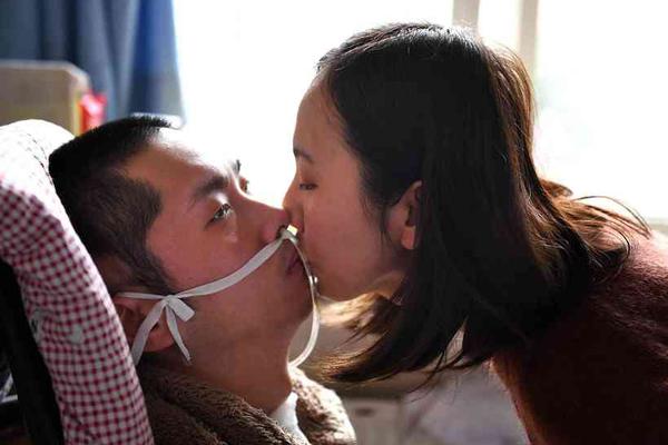 剛剛，黃圣依、楊子、麥琳、李行亮等發(fā)文